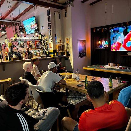 Hostel 曼海姆 外观 照片 Sky Sports broadcast of the 2019 Tour de France