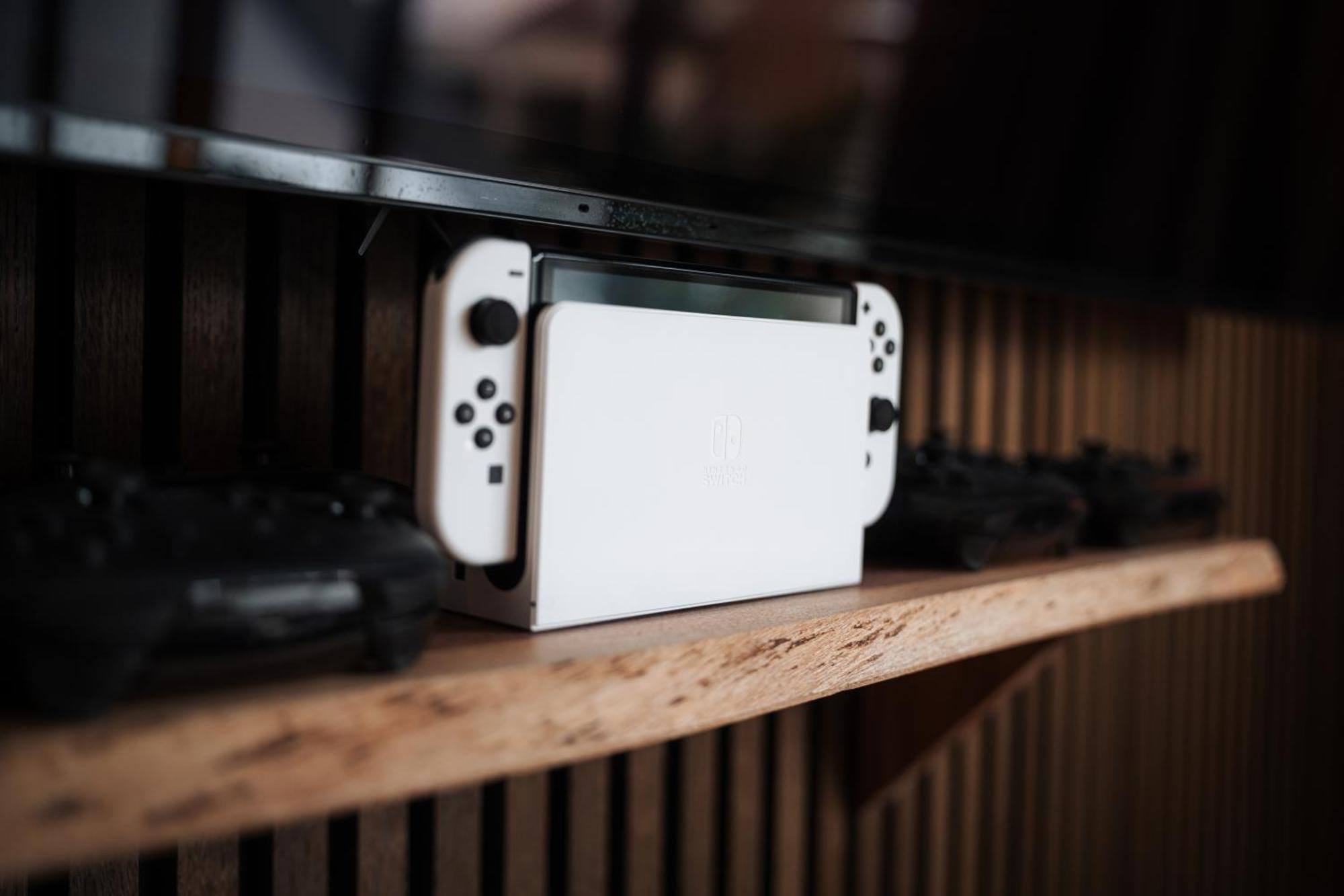 Hostel 曼海姆 外观 照片 A Nintendo Switch docked